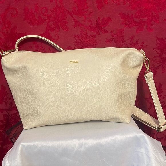 Remi Reid Cream Color Leather Crossbody Bag - Picture 1 of 14